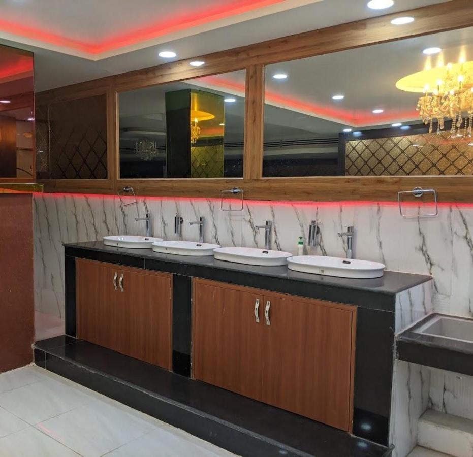 Hotel Gokul Raj By Wb Economy , Madhubani Esterno foto